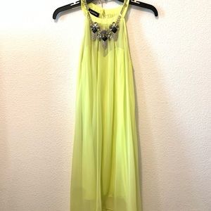 Sleeveless dress with necklace